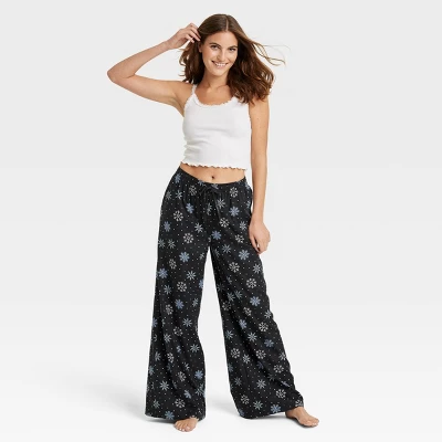 Women's Woven Wide Leg Pajama Pants - Colsie™ 5 Women's Woven Wide Leg Pajama Pants - Colsie™ - Image 3
