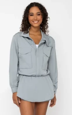Yogalicious Radiant Commuter Woven Cropped Windbreaker With Front Patch Pockets -Best Clothing Store GUEST 2a93239b 7a47 4604 91c4 68f34819b487
