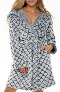 Women's Warm Soft Plush Fleece Bathrobe With Hood, Knee Length Hooded Robe, Seashell Scalloped 20 Women's Warm Soft Plush Fleece Bathrobe With Hood, Knee Length Hooded Robe, Seashell Scalloped -Best Clothing Store GUEST 2dd92e5e 9765 49ce 949f 433485e8386e