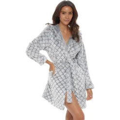 Women's Warm Soft Plush Fleece Bathrobe With Hood, Knee Length Hooded Robe, Seashell Scalloped 17 Women's Warm Soft Plush Fleece Bathrobe With Hood, Knee Length Hooded Robe, Seashell Scalloped -Best Clothing Store GUEST 948f60db d4a7 4153 98e8 1a69a72b2816